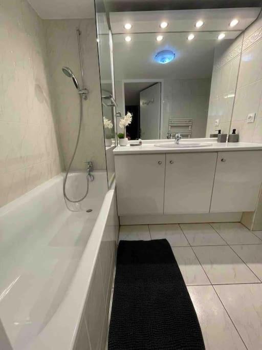 Magnifique Duplex 45 M2 Aux Portes De Paris Metro Barbara A 30Mn Expo Porte De Versailles Монруж Экстерьер фото