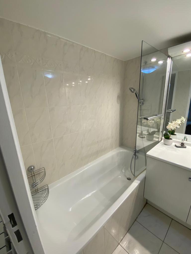 Magnifique Duplex 45 M2 Aux Portes De Paris Metro Barbara A 30Mn Expo Porte De Versailles Монруж Экстерьер фото