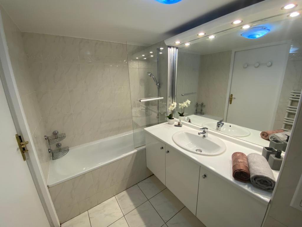 Magnifique Duplex 45 M2 Aux Portes De Paris Metro Barbara A 30Mn Expo Porte De Versailles Монруж Экстерьер фото