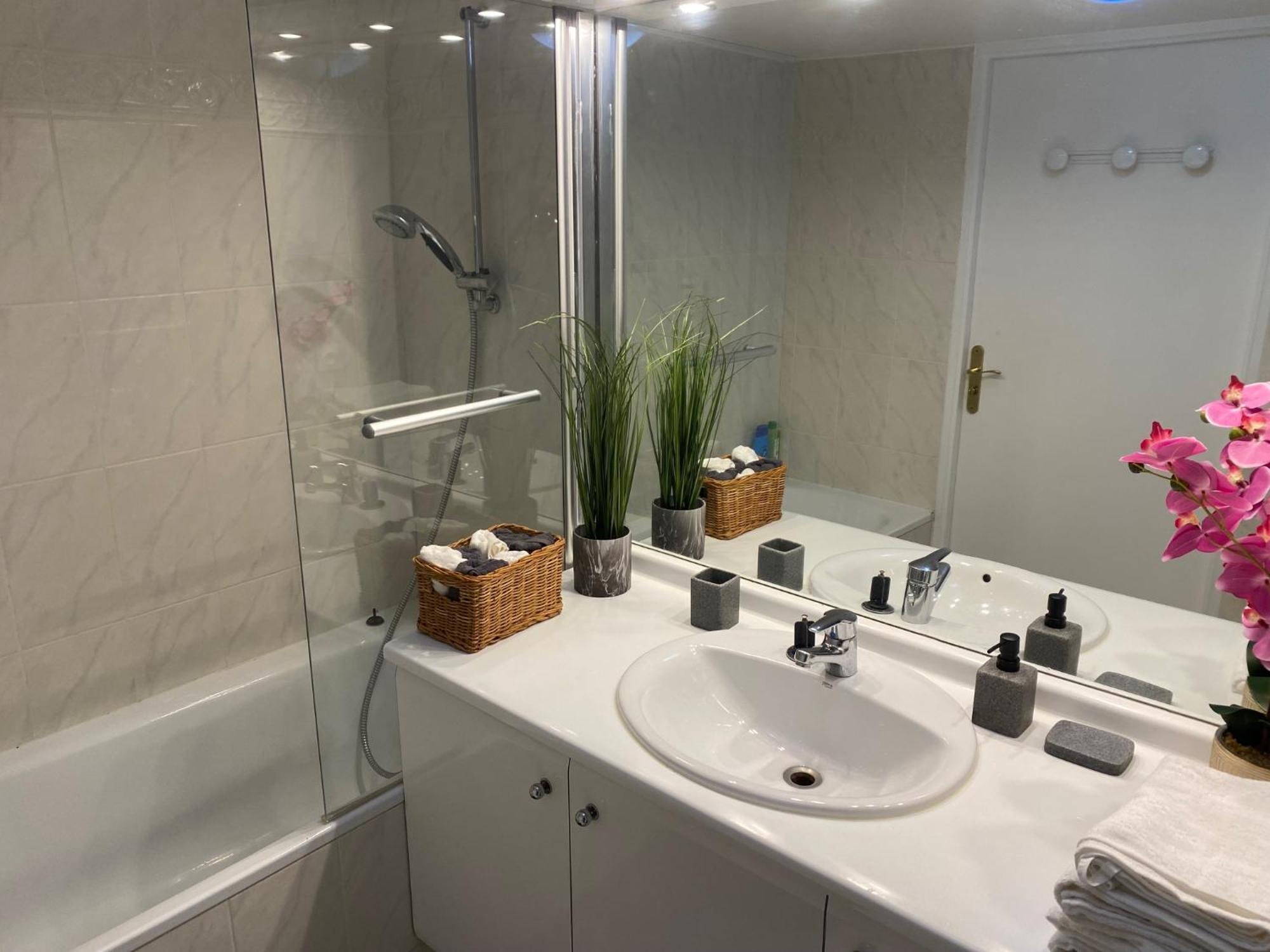 Magnifique Duplex 45 M2 Aux Portes De Paris Metro Barbara A 30Mn Expo Porte De Versailles Монруж Экстерьер фото